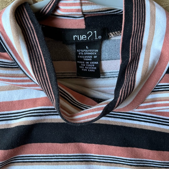 Rue 21 turtleneck striped T-Shirt - Picture 2 of 3